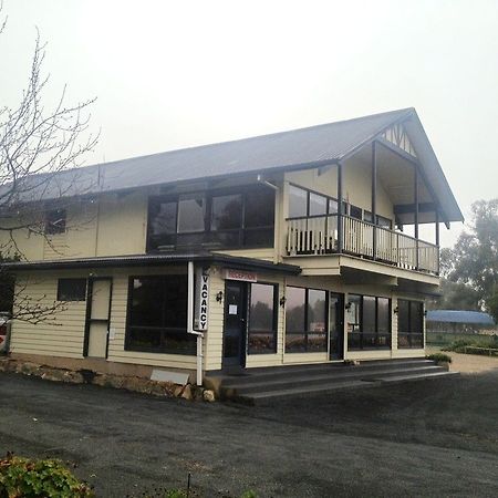 Jugiong Motor Inn Exterior photo